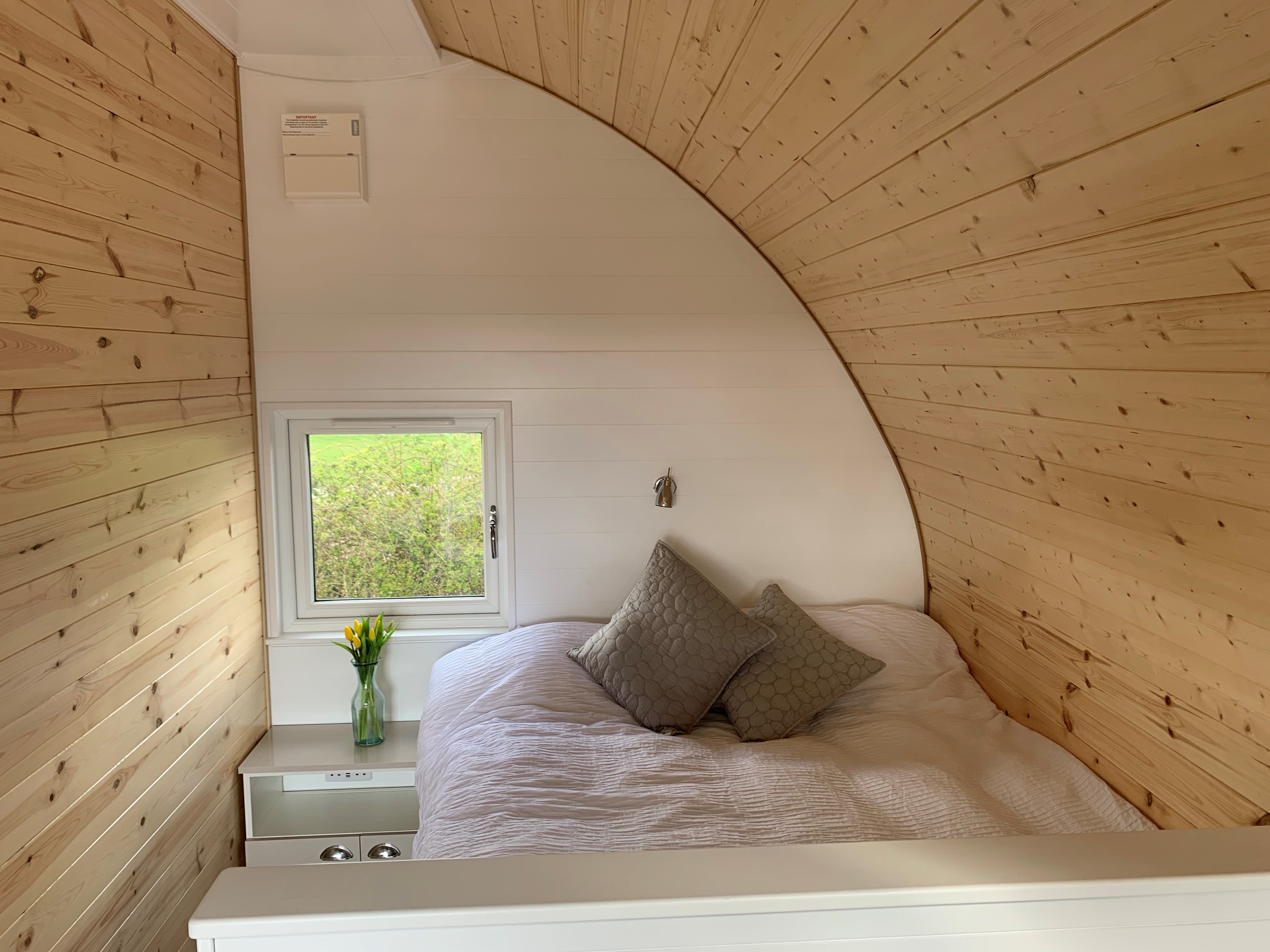 Bed 3.jpg